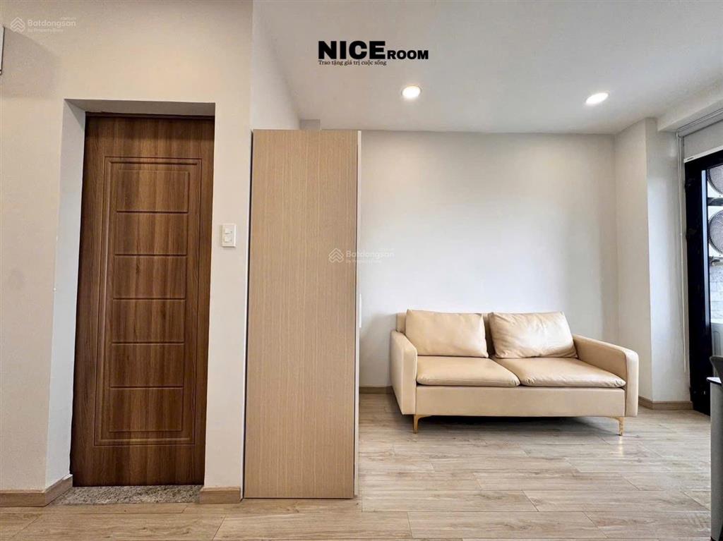 Cho thuê căn hộ ban công, thang máy tận phòng đường nơ trang long  quận bình thạnh