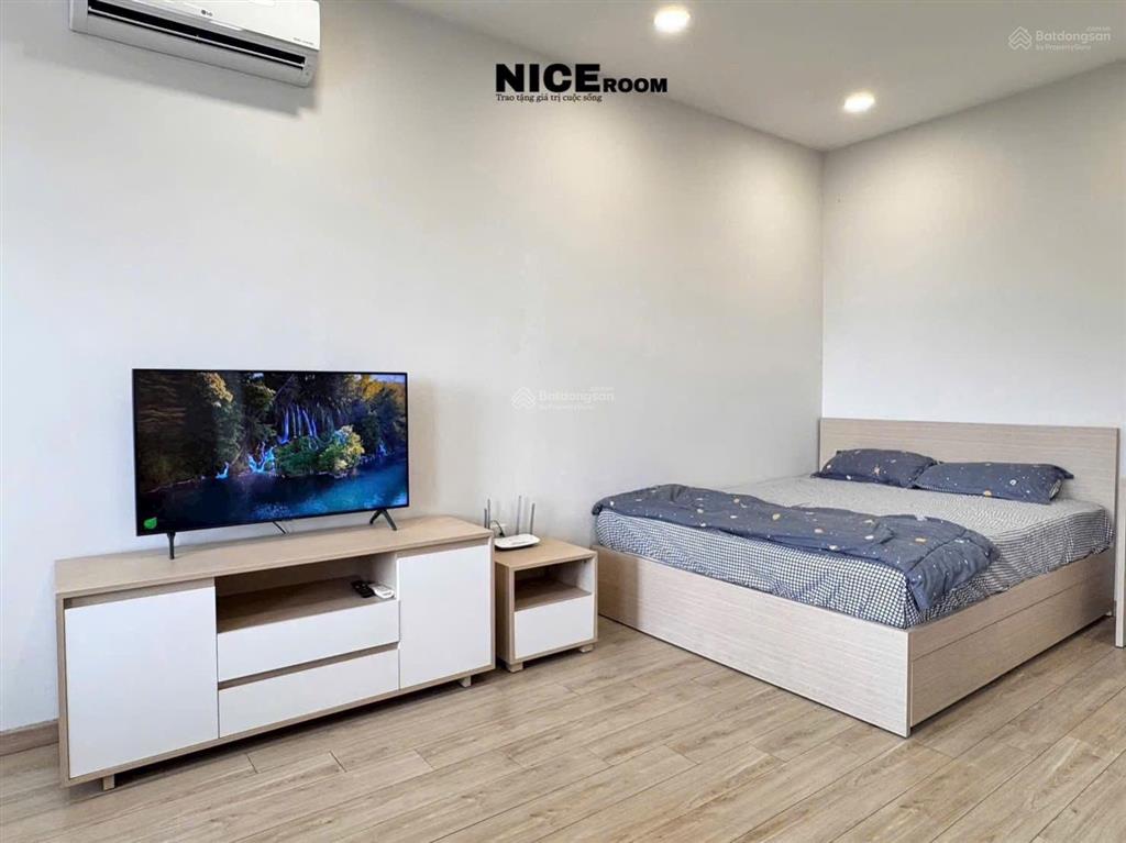 Cho thuê căn hộ ban công, thang máy tận phòng đường nơ trang long  quận bình thạnh