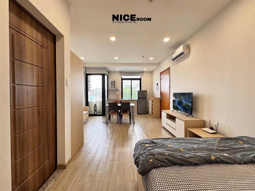 Cho thuê căn hộ ban công, thang máy tận phòng đường nơ trang long  quận bình thạnh