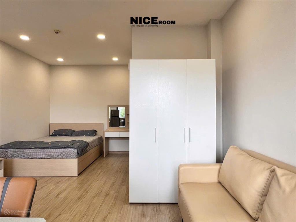 Cho thuê căn hộ ban công, thang máy tận phòng đường nơ trang long  quận bình thạnh