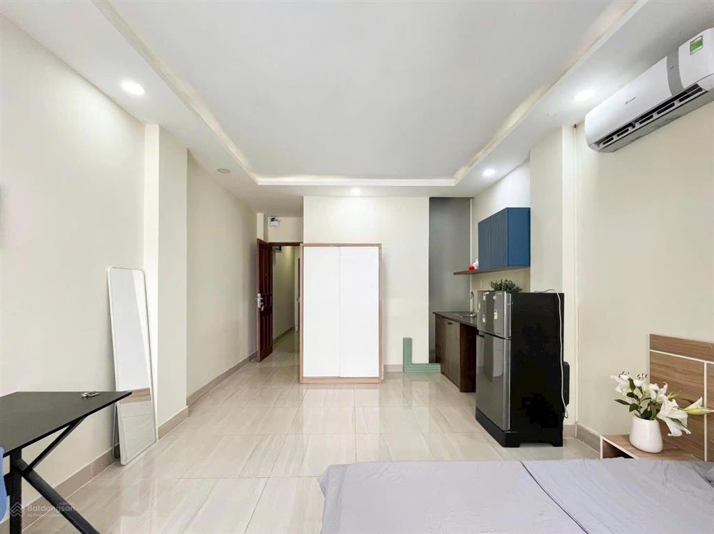 Cho thuê căn hộ thang máy gần ngã tư hàng xanh quận bình thạnh