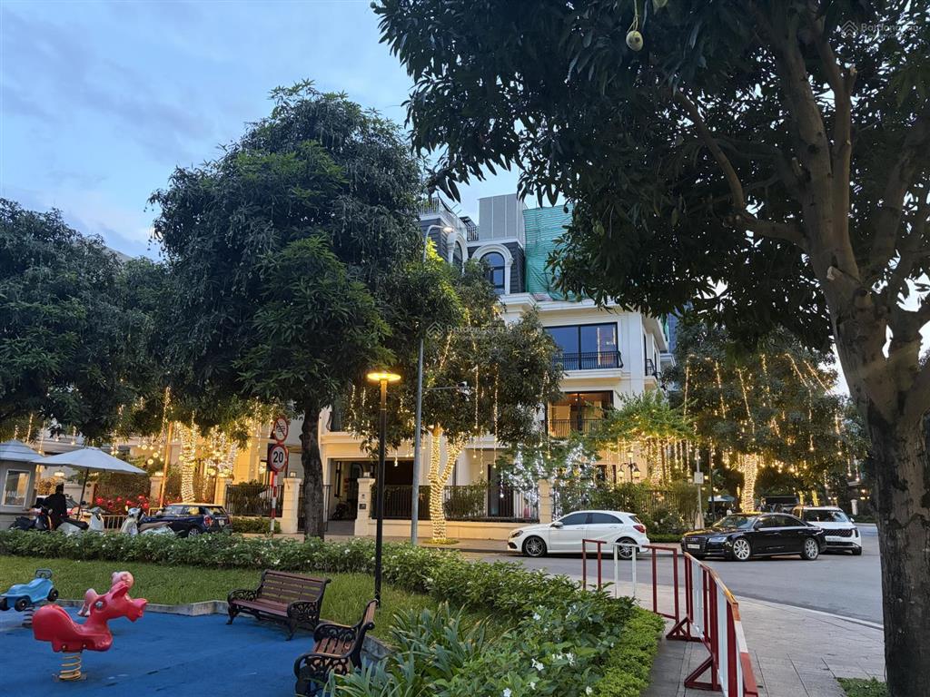 Biệt thự vinhomes green bay 151m 105 tỷ