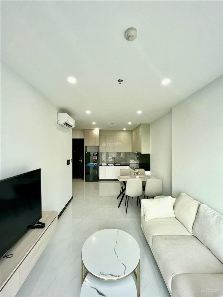 Nhà còn mới  skyview 2pn full nội thất  sẵn sàng phục vụ anh chị ạ