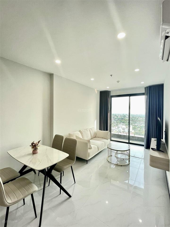 Nhà còn mới  skyview 2pn full nội thất  sẵn sàng phục vụ anh chị ạ