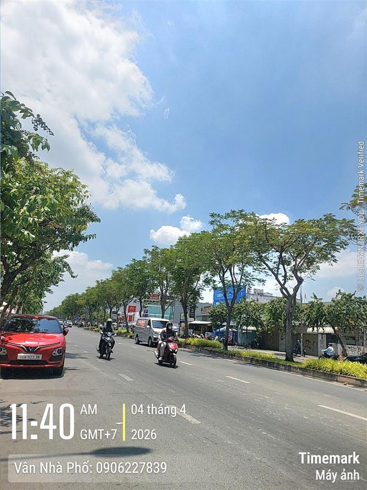 Biệt thự siêu sang vị trí đắc địa,đường trần não,phường an khánh diện tích đẹp 300m 10.5 * 29