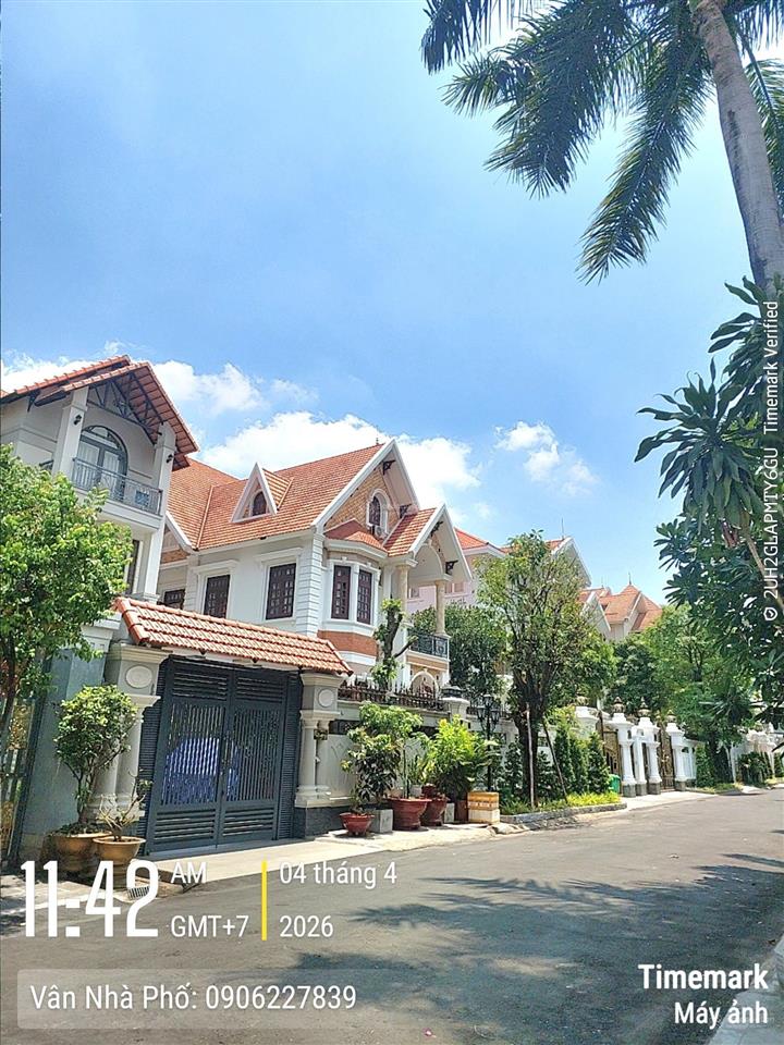 Biệt thự siêu sang vị trí đắc địa,đường trần não,phường an khánh diện tích đẹp 300m 10.5 * 29