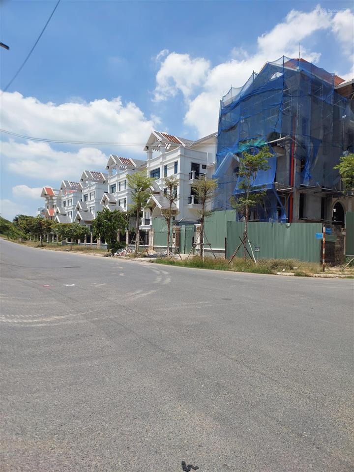 Siêu phẩm biệt thự liền kề đường nguyễn văn kỉnh,gần sông mát mẽ quanh năm,không gian sống đỉnh cao