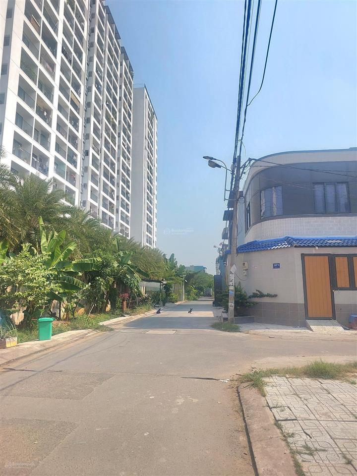 Gấp bán nhà đẹp 4 tầng đường gò cát,diện tích 80m ngang 5m dài 16m tiện ích bủa vây