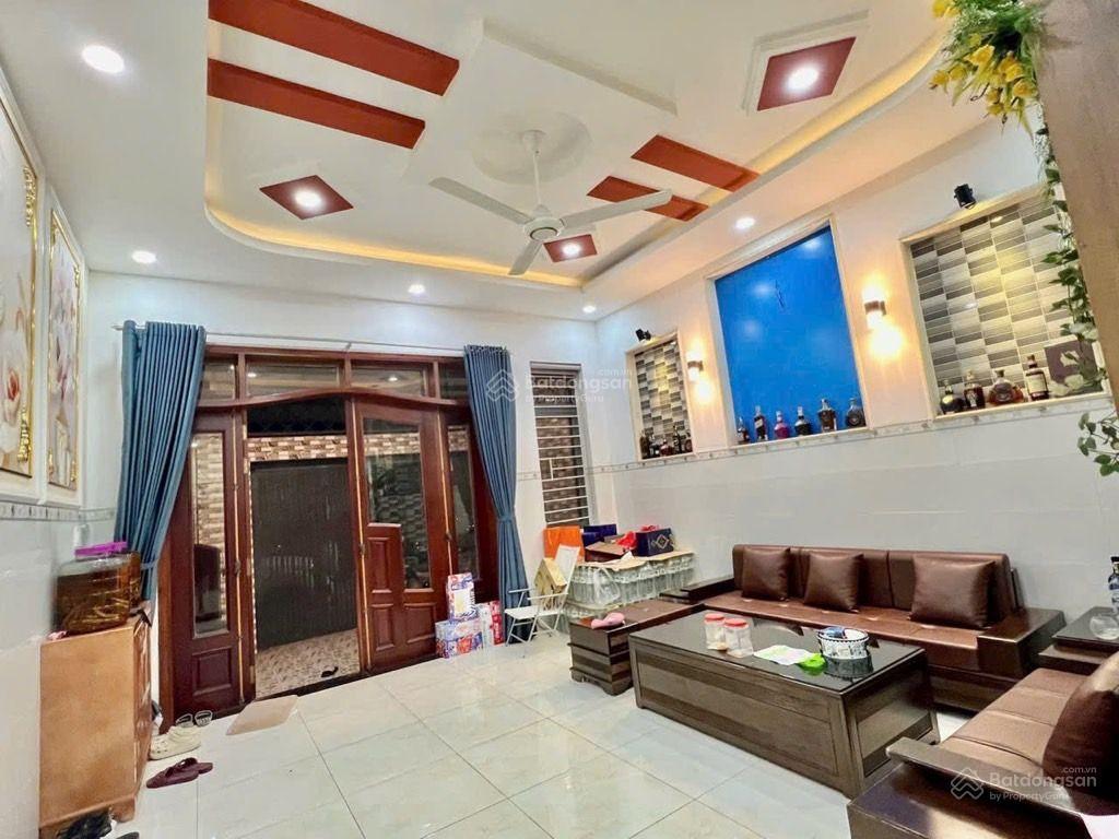 Gấp bán nhà đẹp 4 tầng đường gò cát,diện tích 80m ngang 5m dài 16m tiện ích bủa vây