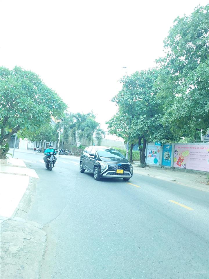 Gấp bán nhà đẹp vị trí đắc địa đường thân văn nhiếp,p. an phú thông số hoa hậu 119m,ngang 7m