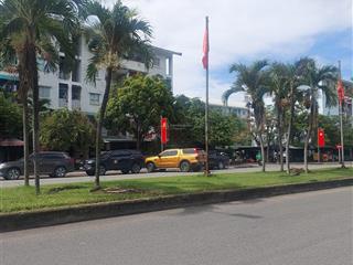 Gấp bán căn hộ tầng trệt kinh doanh mua bán được, có chỗ để ô tô trước nhà rộng rãi lô a