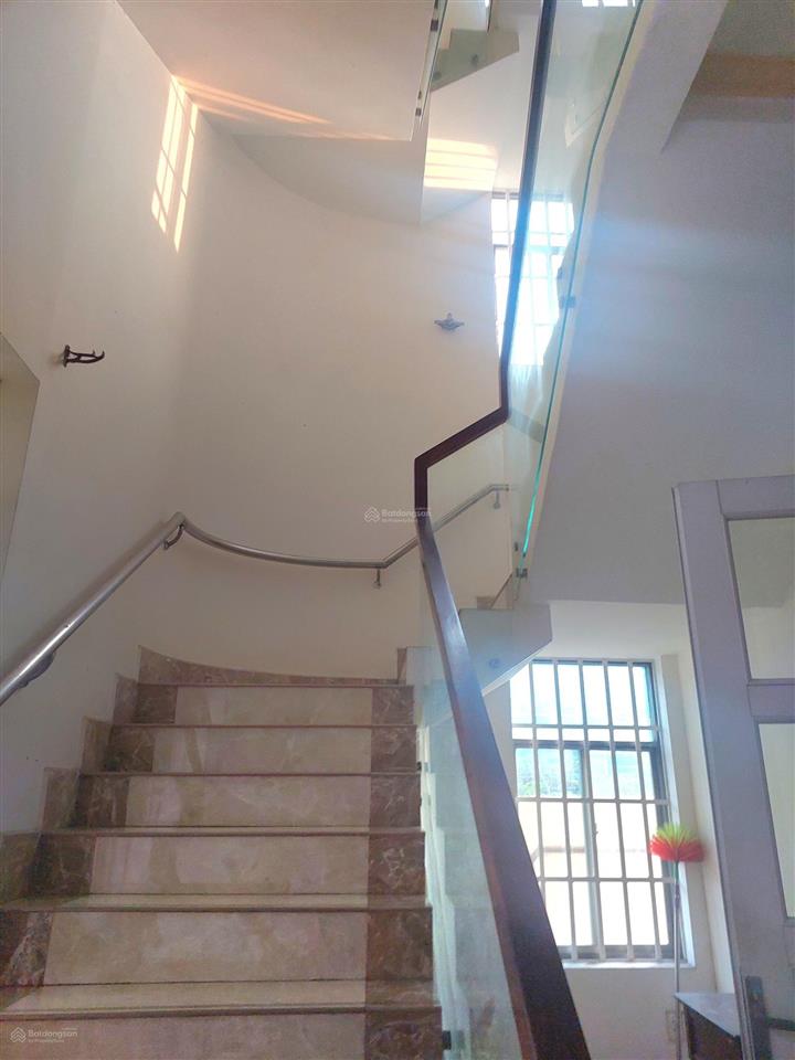 Chính chủ gấp bán biệt thự 4 tầng khu phân lô nguyễn duy trinh, võ chí công, 230m² sát tt q2