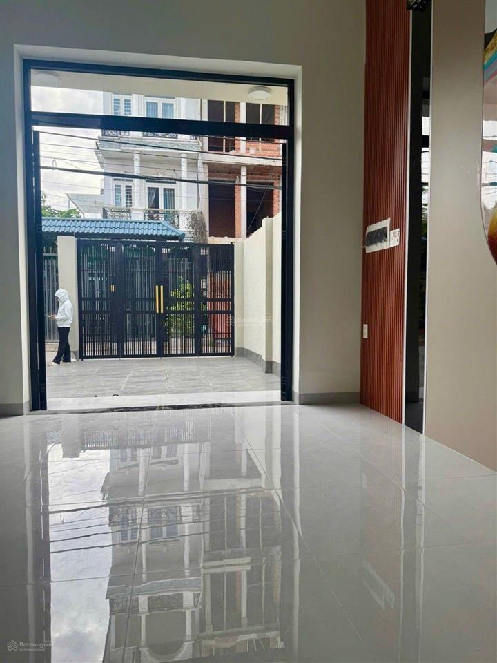 Nhà đẹp oto ngủ trong nhà sát mặt tiền nguyễn duy trinh gần chợ long trường, dt đẹp 5.5m dài 20m