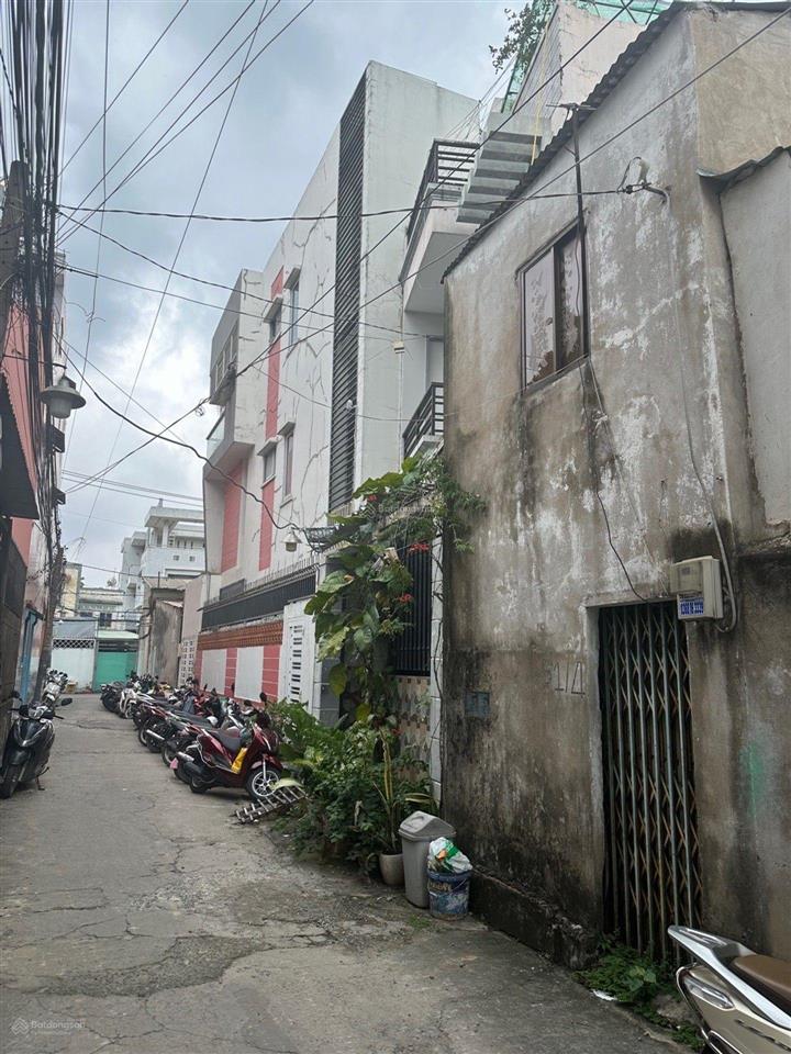 Bán gấp nhà 2 mặt hẻm xe hơi nguyễn duy trinh 100m2 3 tầng thích hợp ở hoặc cho thuê, giá cực tốt