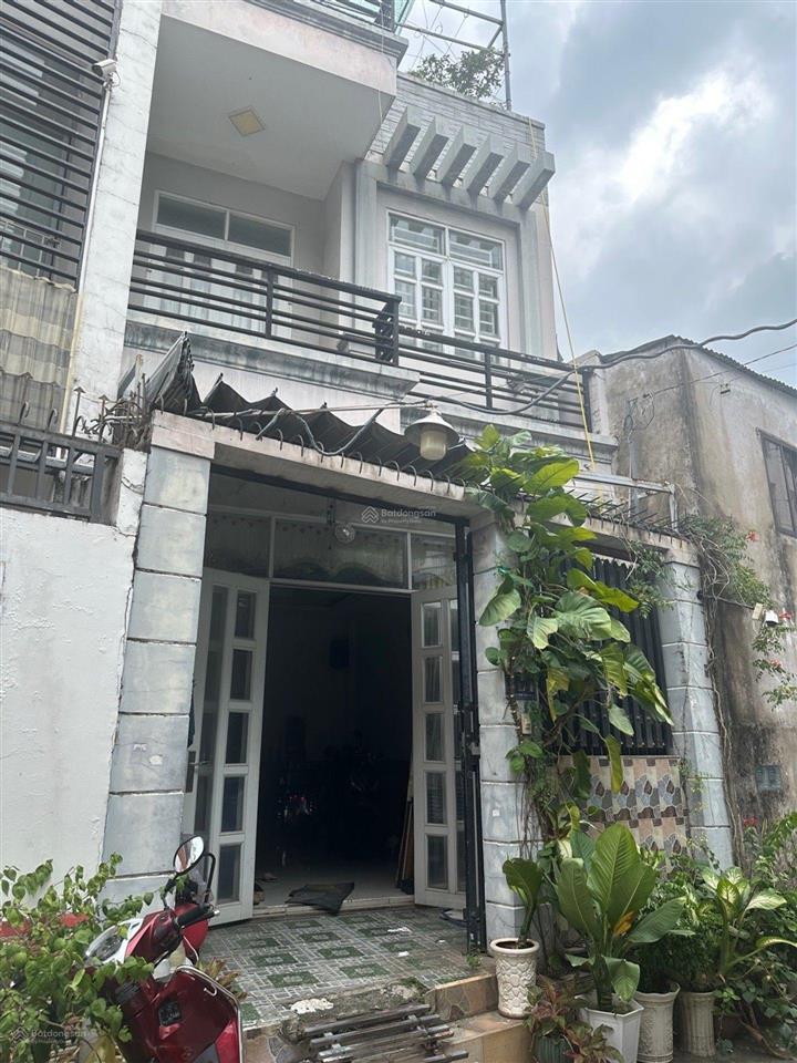 Bán gấp nhà 2 mặt hẻm xe hơi nguyễn duy trinh 100m2 3 tầng thích hợp ở hoặc cho thuê, giá cực tốt