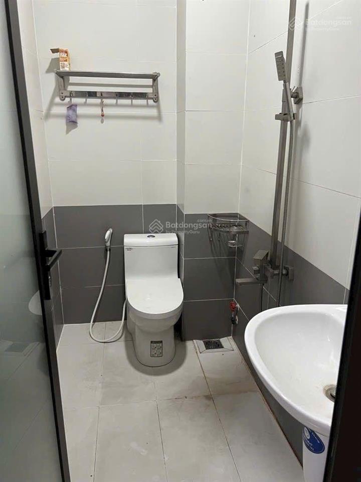 Bán gấp giảm mạnh 23 tỷ còn 19 tỷ,nhà mặt tiền đường 20m,nguyễn tư nghiêm,ở hay kinh doanh đều tốt