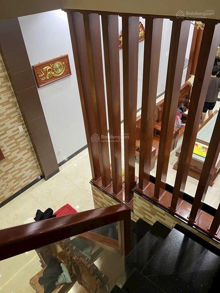 Bán gấp giảm mạnh 23 tỷ còn 19 tỷ,nhà mặt tiền đường 20m,nguyễn tư nghiêm,ở hay kinh doanh đều tốt