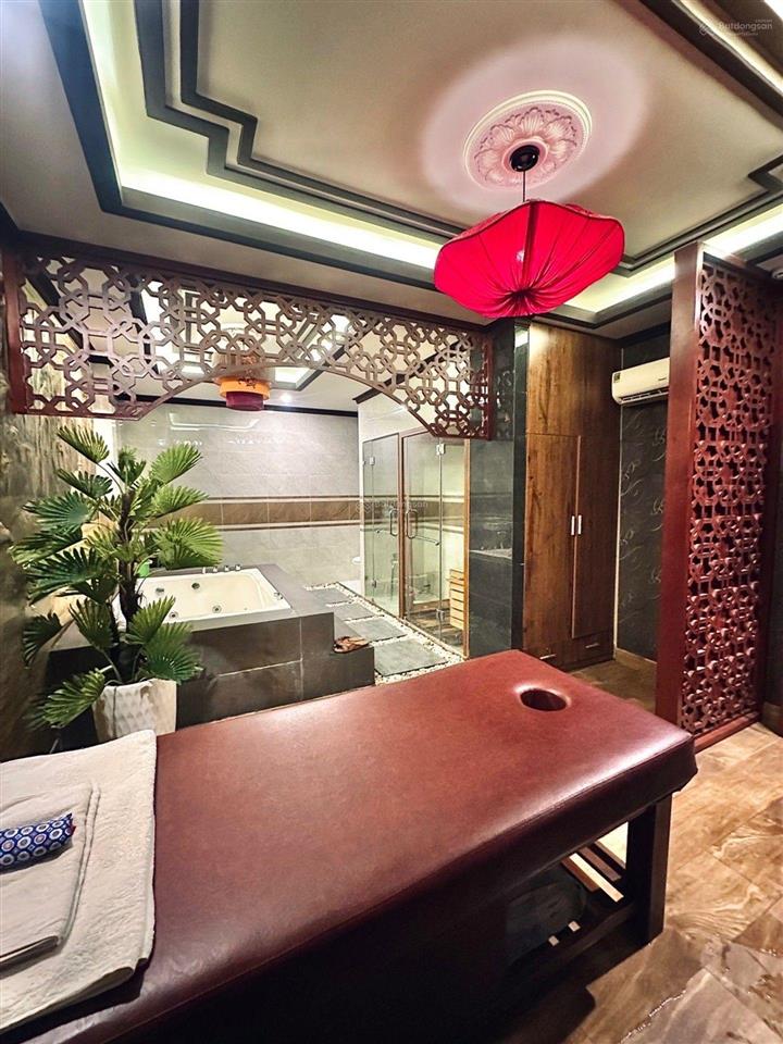 Khách sạn đang kinh doanh dòng tiền tốt 300tr/tháng, diện tích sàn 600m2, vị trí kết nối nhanh sala