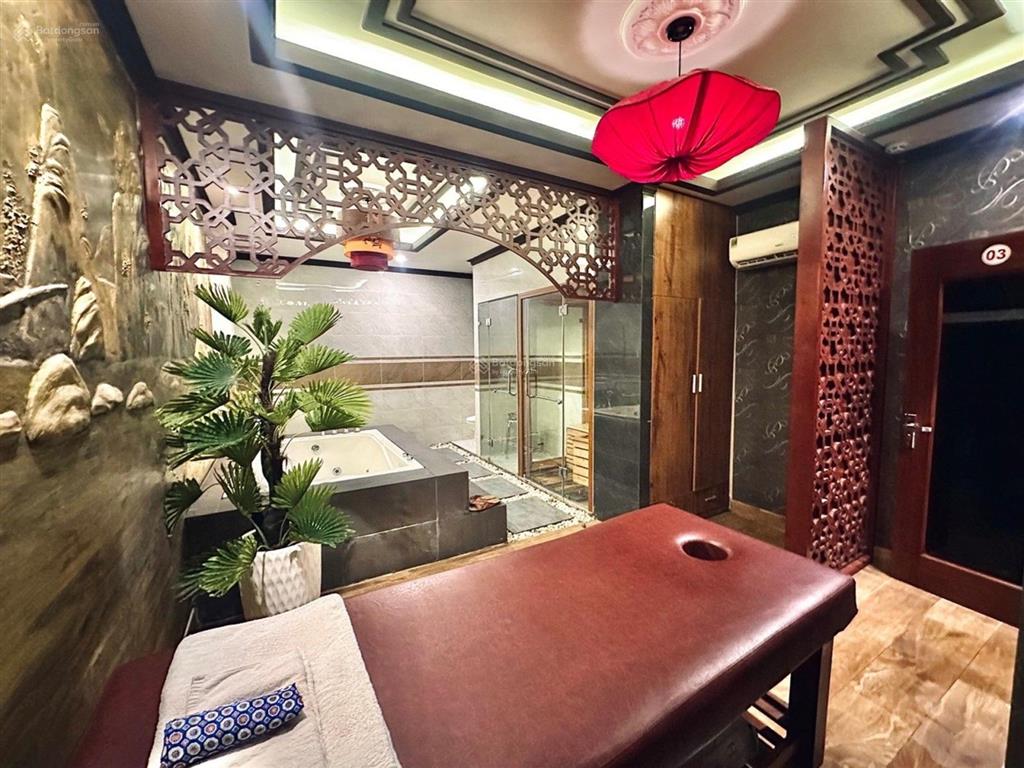 Khách sạn đang kinh doanh dòng tiền tốt 300tr/tháng, diện tích sàn 600m2, vị trí kết nối nhanh sala