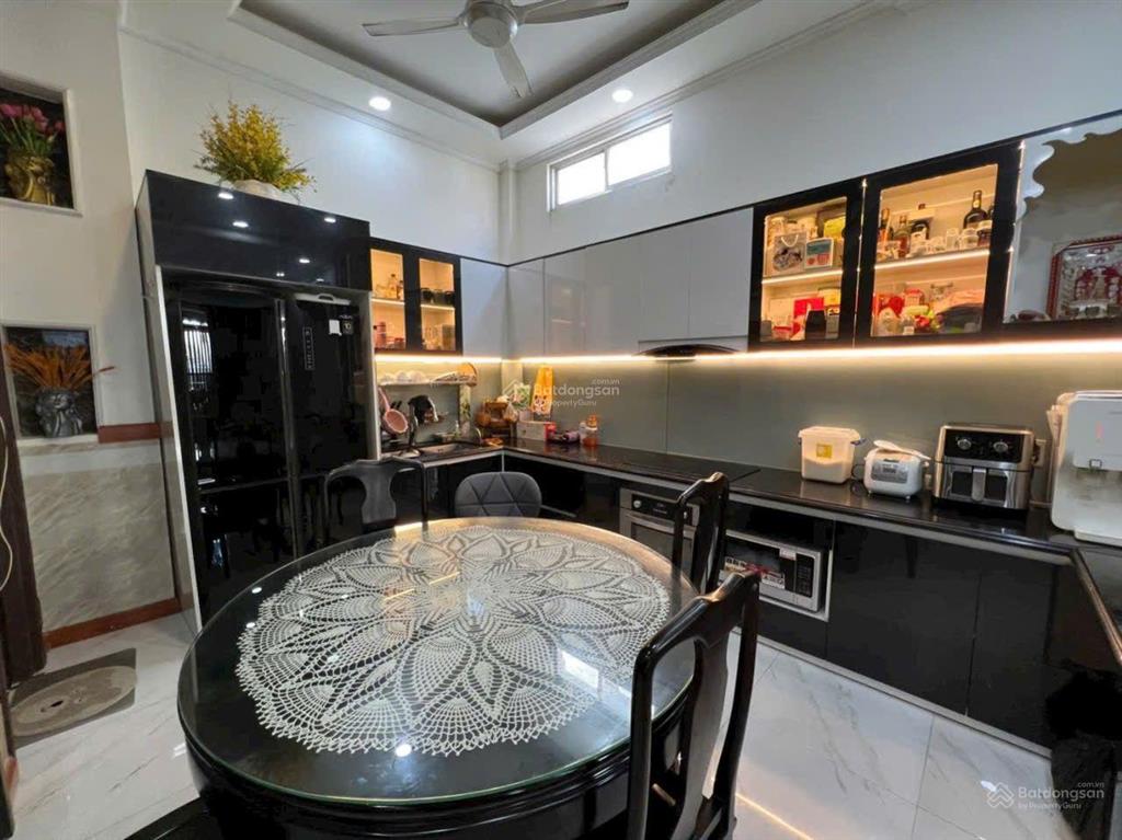 Nhà đẹp như biệt thự, vị trí siêu đẹp, hẻm xe hơi nguyễn thị định, ngang 6m bề thế