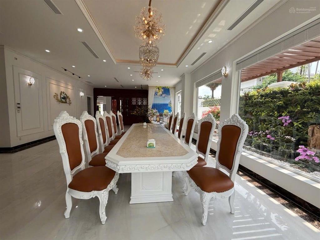 Bán biệt thự đẳng cấp giới siêu giàu khu compound nguyễn văn hưởng thông số đẹp 777,7m2