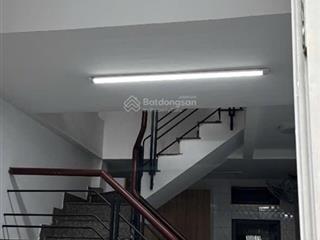 Nhà nguyện cần. thuận tiện di chuyển ra trung tâm thành phố, di chuyển đến ga sài gòn chỉ 5 phút