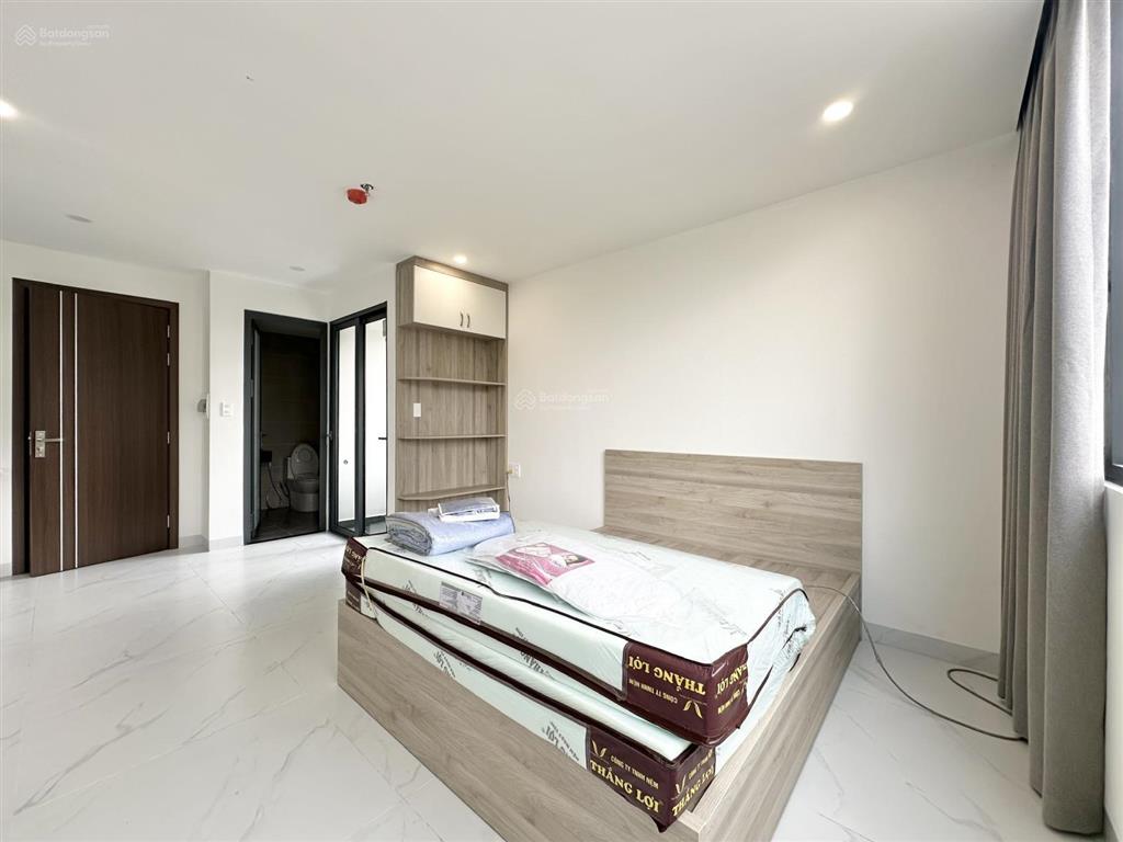 Cho thuê căn hộ studio ban công, gần sala đảo kim cương, full nội thất, thân thiện pet