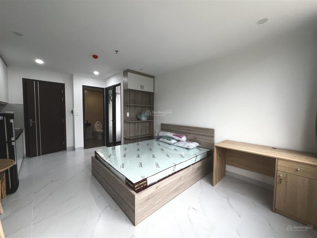 Cho thuê căn hộ studio ban công, gần sala đảo kim cương, full nội thất, thân thiện pet