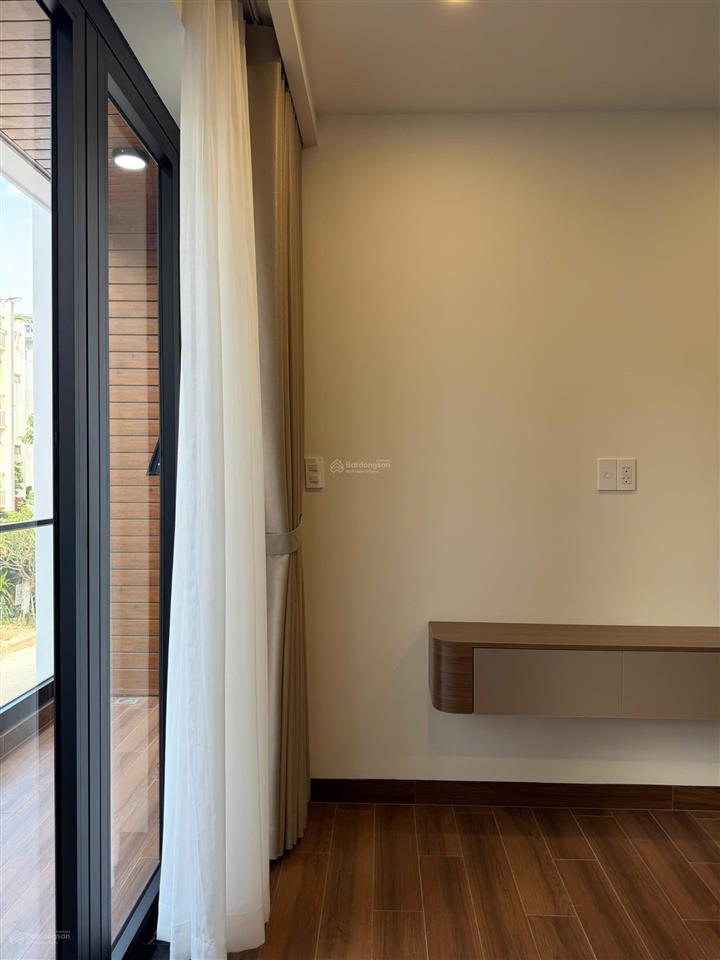 Cho thuê căn studio ban công thoáng  full nội thất gỗ ấm áp  cho nuôi pet  gần lake view