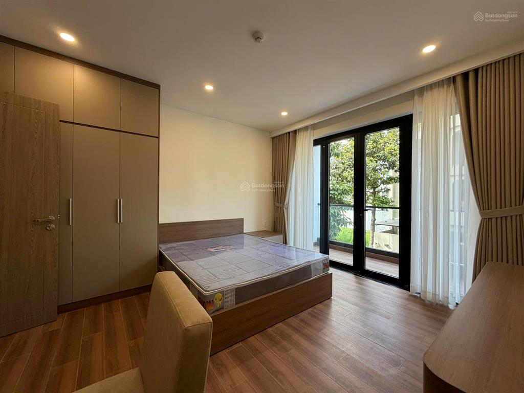 Cho thuê căn studio ban công thoáng  full nội thất gỗ ấm áp  cho nuôi pet  gần lake view
