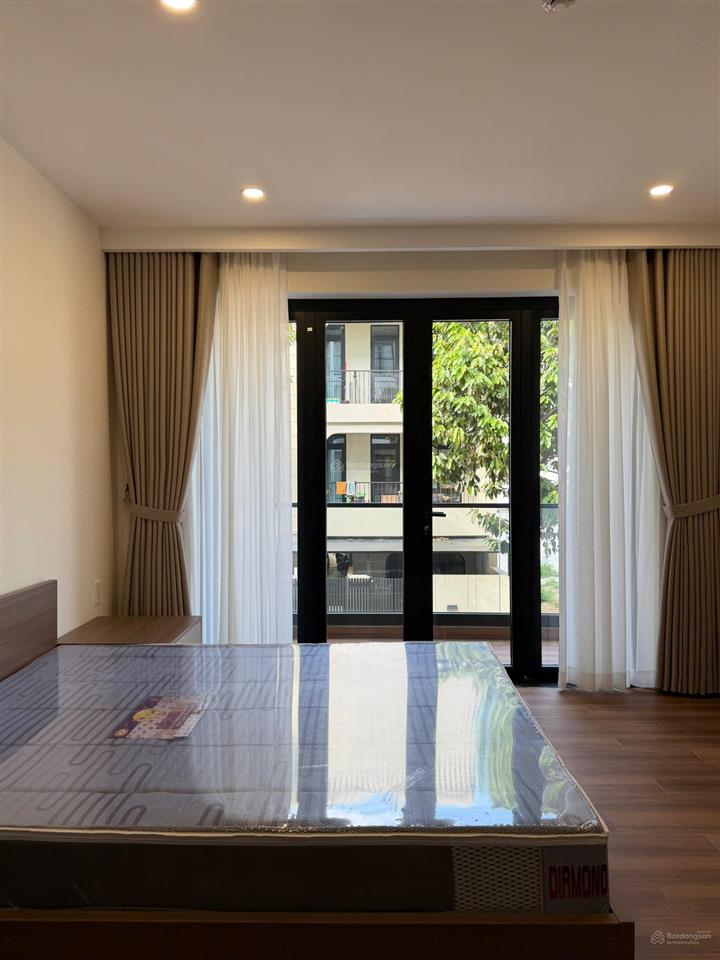 Cho thuê căn studio ban công thoáng  full nội thất gỗ ấm áp  cho nuôi pet  gần lake view