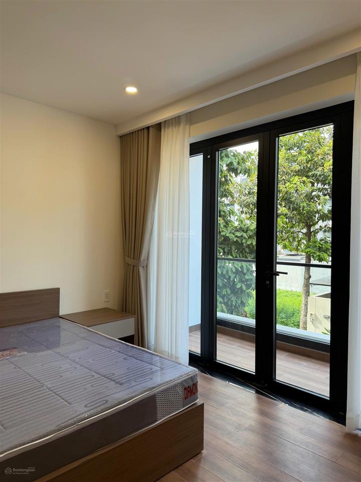 Cho thuê căn studio ban công thoáng  full nội thất gỗ ấm áp  cho nuôi pet  gần lake view