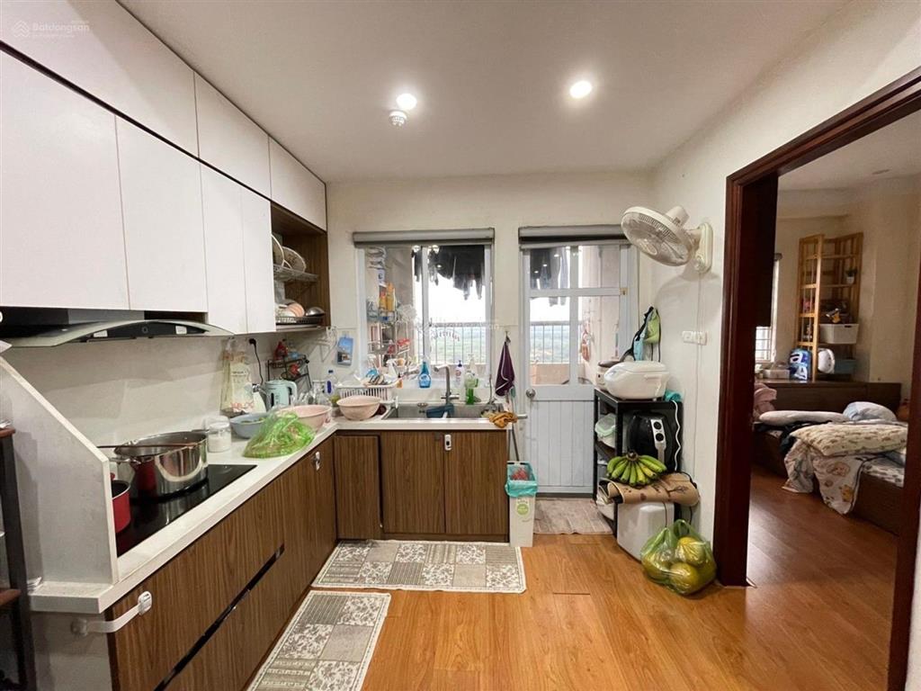 Bán nhà chung cư diện tích 69,2m mặt tiền 7m dài 10m phòng ngủ 2 vệ sinh 2 tầng 20.sổ đỏ cất két...