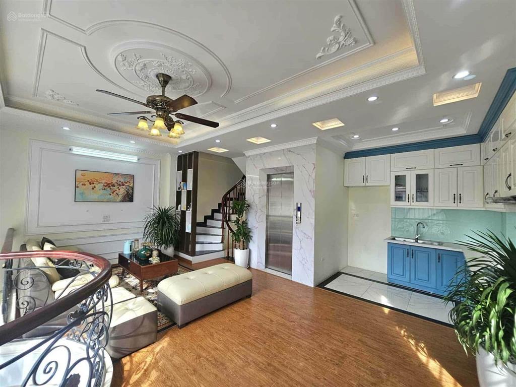 Bán nhà riêng đường nguyễn văn linh 40m, mặt tiền 6,3m, dài 8m, 6 tầng giá 11,8tỷ. sổ đẹp cất két