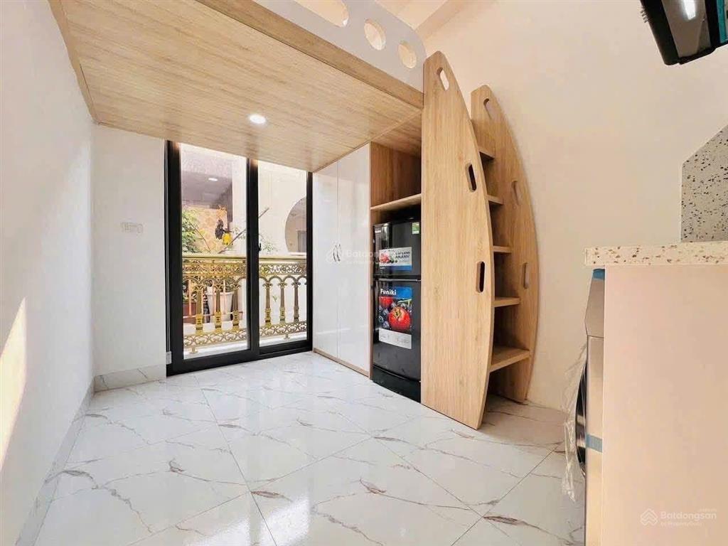 Tòa chdv 27 phòng  91m2  7 tầng thang máy  dòng tiền 120tr/tháng  10m ra phố hàng xóm time city