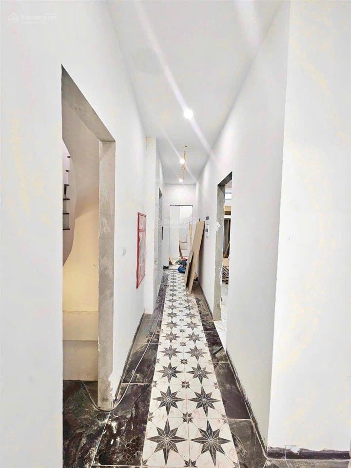 Tòa chdv 27 phòng  91m2  7 tầng thang máy  dòng tiền 120tr/tháng  10m ra phố hàng xóm time city