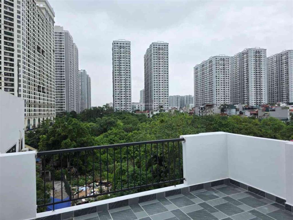Ô tô vào nhà dương văn bé 60m2 5 tầng hàng xóm times city, gần metro 7,10 chỉ 13.8 tỷ