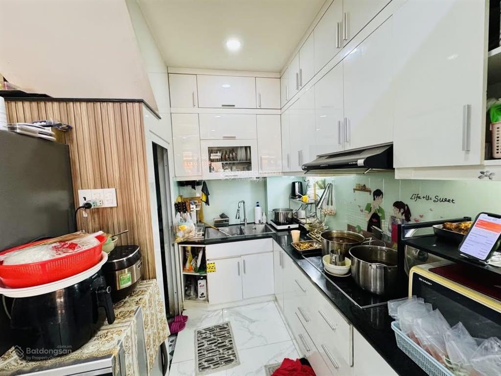 Tôi cần bán nhà huỳnh khương ninh, quận 1 81m2 (4.5x18m) sổ sẵn, đang thuê 28 triệu