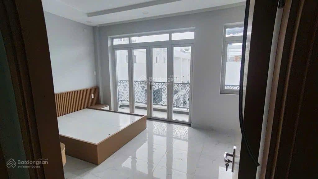 Cô năm cần bán nhà nguyễn công trứ,quận 1giá6.38tỷ/ 61.2m2 (5.1x12m) sổ sẵn, gần chợ bến thành