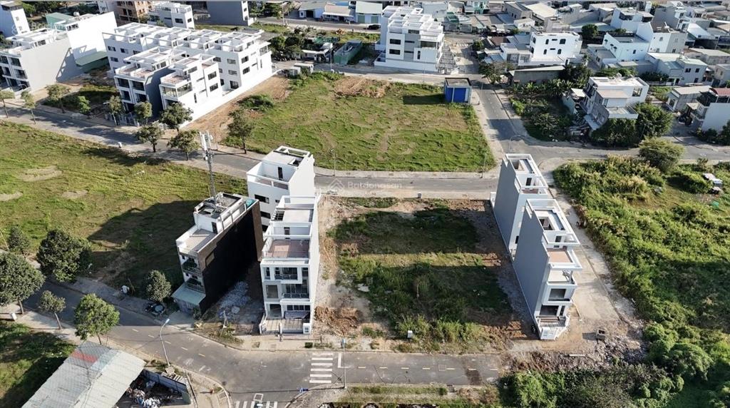 Tôi cần bán đất kdc đông tăng long,quận 9 giá2.89tỷ/100m2 (5x20m),sổ hồng riêng,gần chợ 0979 171 ***