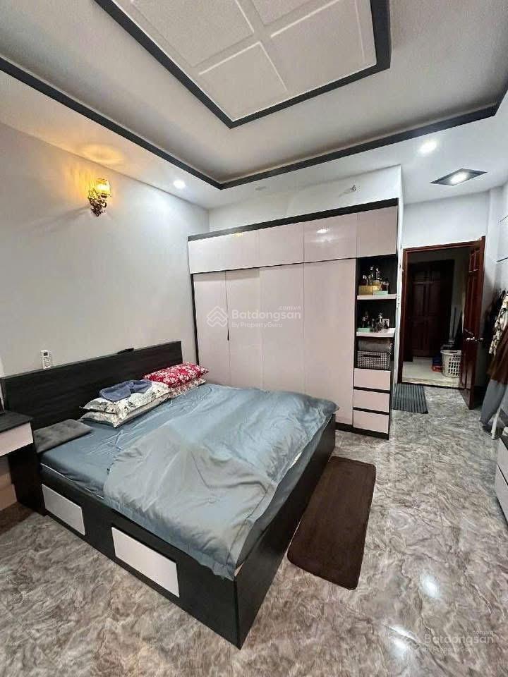 Tôi cần bán nhà nguyễn thái bình, tân bình  60m2 sổ sẵn gần sân bay, đang thuê 30tr với giá 4tỷ010