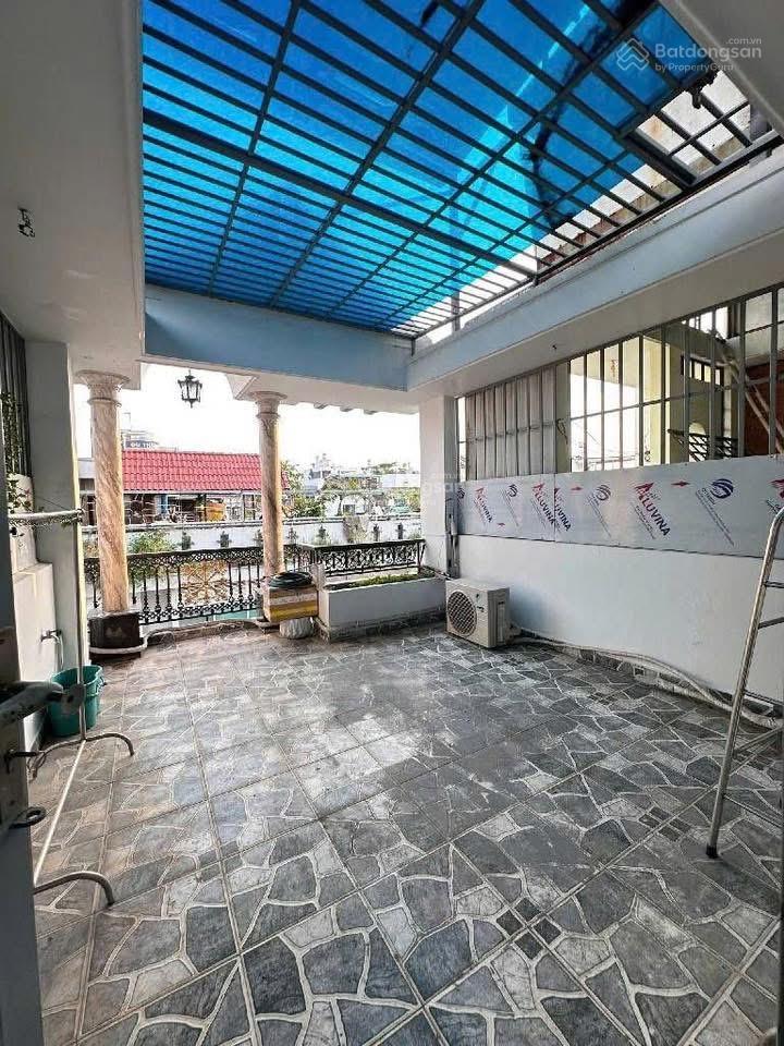 Tôi cần bán nhà nguyễn thái bình, tân bình  60m2 sổ sẵn gần sân bay, đang thuê 30tr với giá 4tỷ010