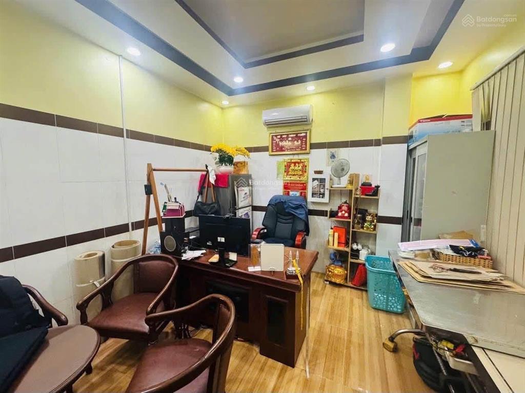 Nhà đẹp ở ngay âu dương lân, quận 8, 100m2. pháp lý chuẩn, công chứng nhanh!