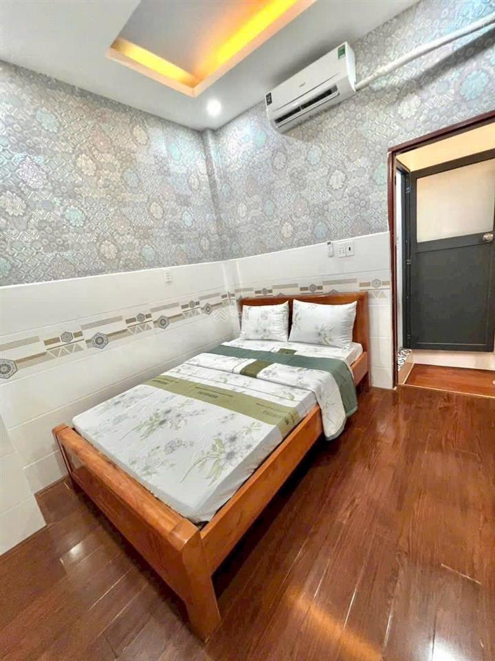 Sát chợ bến thành  đường lê thị hồng gấm với dt 70m2 mà giá chỉ 5 tỷ 450, shc!!!