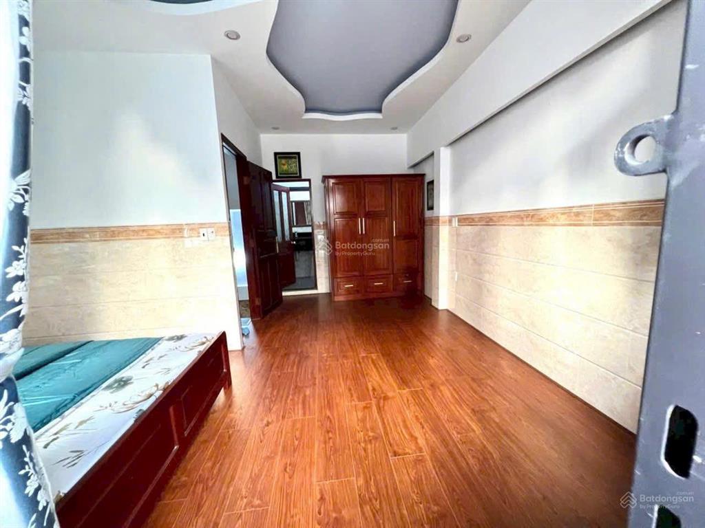 Sát chợ bến thành  đường lê thị hồng gấm với dt 70m2 mà giá chỉ 5 tỷ 450, shc!!!