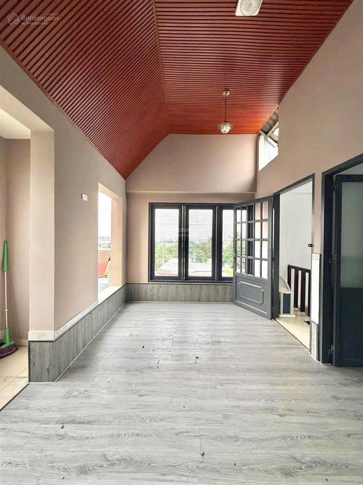 Sát chợ bến thành  đường lê thị hồng gấm với dt 70m2 mà giá chỉ 5 tỷ 450, shc!!!