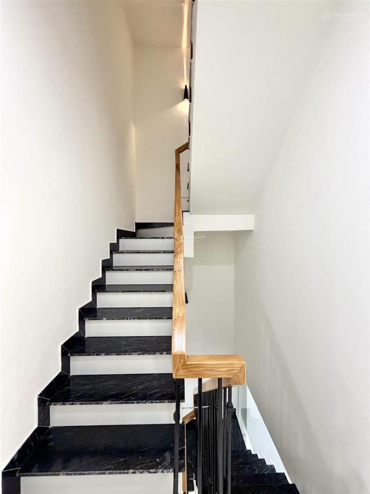 Bán lỗbán gấp ngay trong tháng  nhà an dương vương, q5. chỉ 5 tỷ 590/63m2, đang cho thuê 25tr!!!