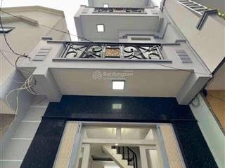 Kẹt tiền cần bán gấp căn nhà tại đường cao thắng, quận 10. chỉ 6 tỷ 350/56m2, shc!!!