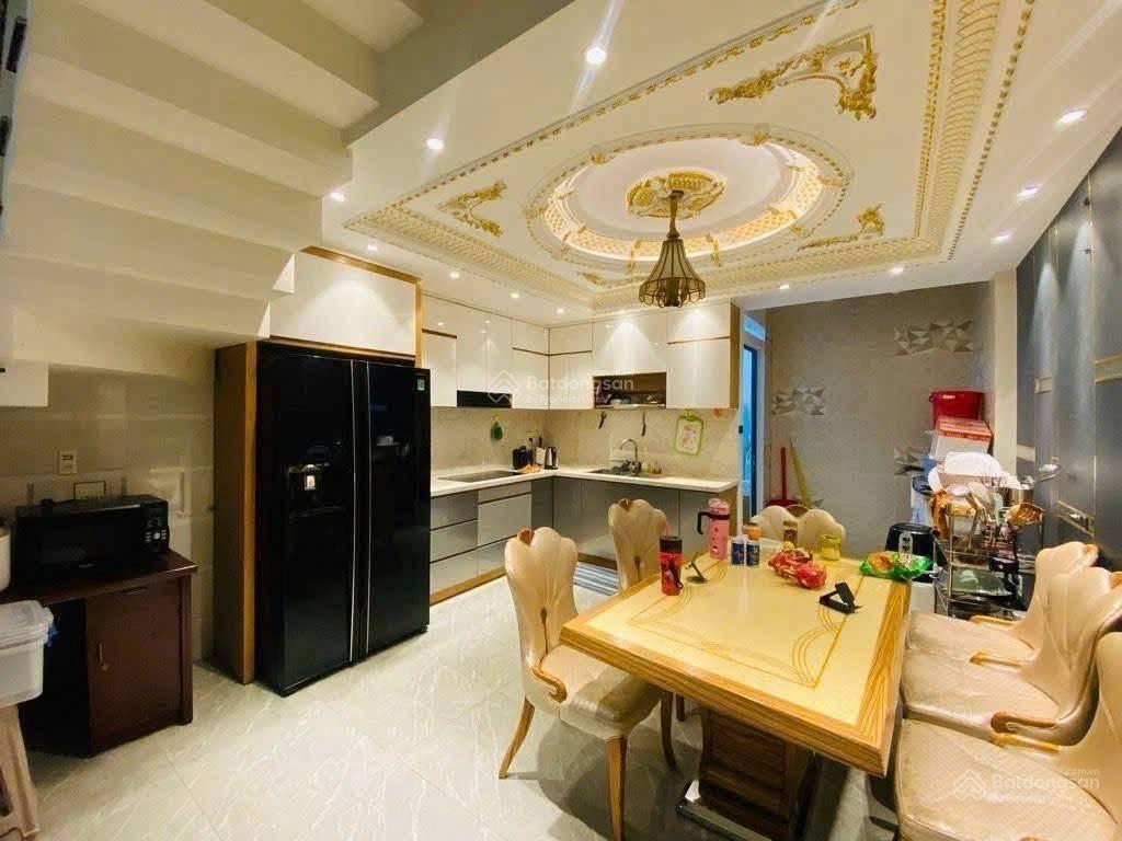 Nhà 5 tầng lầu 88m2 ngay khu vip huỳnh văn bánh  phú nhuận. đang sẵn 28tr/tháng