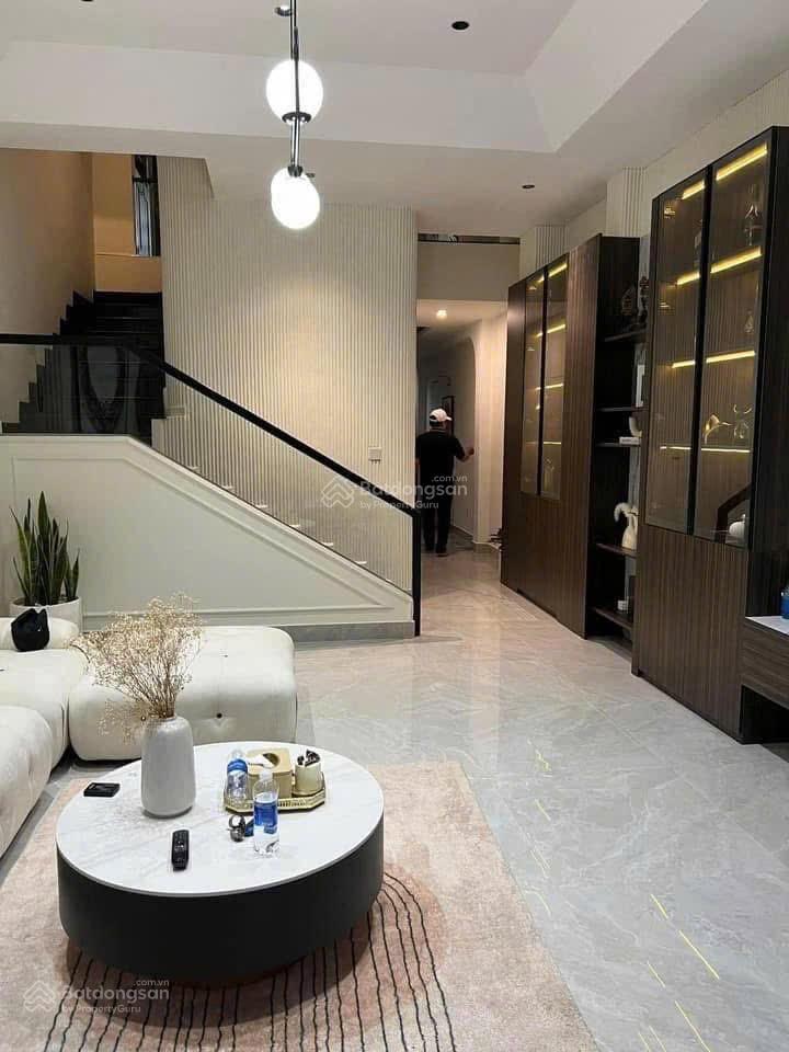 Kẹt tiền chú lộc bán nhà cao lỗ, phường 4, quận 8  76.8m2 (4.8x16m) sổ sẵn gần parc mall